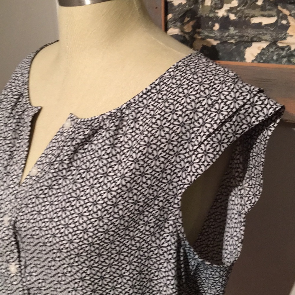 LOFT patterned top - Picture 2 of 2